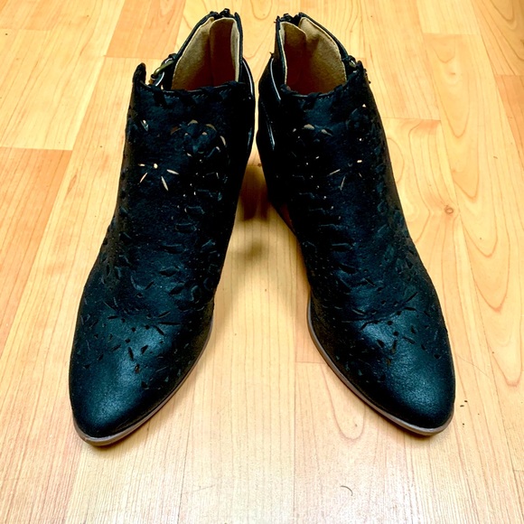 Qupid Shoes - Dress Boots